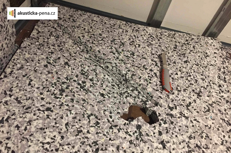 Stěna, podlaha, strop i dveře, odhlučnit lze každou část interiéru